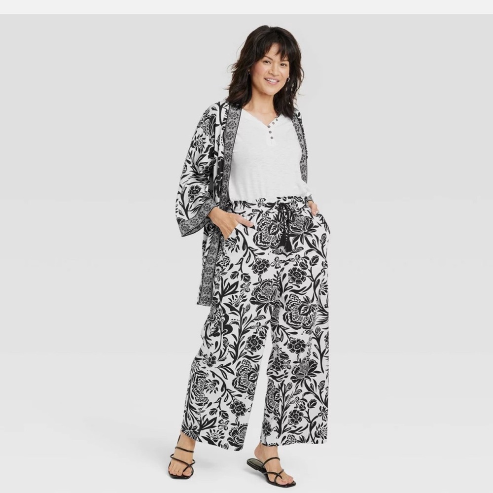 Brand new Knox Rose Women's Black Floral Jacket and Full Wide Leg Pants